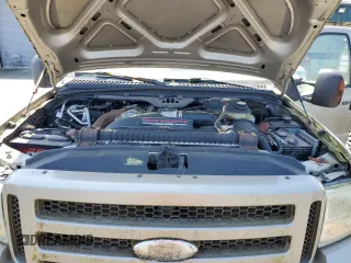 2005 Ford Excursion Limited with VIN 1FMSU43P55EC43337, listed as a Copart auction lot 55486245 with 213,302 mi miles and Clean Title. Bid and sale history available at DreamBid. Image 11.