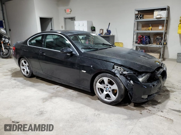 2007 BMW 3 Series 328i z VIN WBAWB33597PU87534, wystawiony jako Copart lot #44131535 z przebiegiem 139 100 mil mil oraz Szkoda całkowita • Salvage title. Historia ofert i sprzedaży dostępna na DreamBid. Obrazek 4.