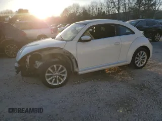2019 Volkswagen Beetle SE with VIN 3VWJD7AT2KM720701, listed as a Copart auction lot 81229234 with 22,027 mi miles and Salvage title. Bid and sale history available at DreamBid. Image 1.