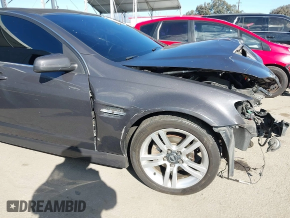 2008 Pontiac G8 z VIN 6G2ER57798L988697, wystawiony jako IAAI lot #41690384 z przebiegiem 166 798 mil mil oraz . Historia ofert i sprzedaży dostępna na DreamBid. Obrazek 19.