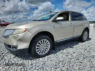 2011 Lincoln MKX z VIN 2LMDJ6JK4BBJ21777, wystawiony jako Copart lot #60412835 z przebiegiem Nie podano mil oraz Szkoda całkowita • Salvage title. Historia ofert i sprzedaży dostępna na DreamBid. Obrazek 1.