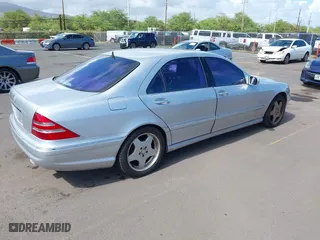 2001 Mercedes-Benz S-Class with VIN WDBNG75JX1A192890, listed as a IAAI auction lot 42088877 with 225,966 mi miles. Bid and sale history available at carsss.com. Image 4.
