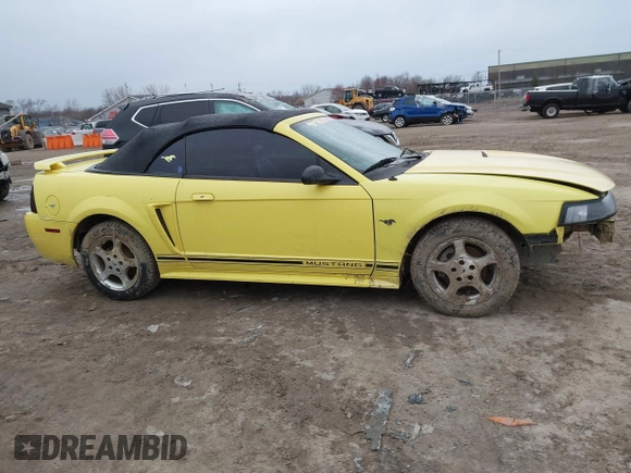2001 Ford Mustang Deluxe with VIN 1FAFP44431F121250, listed as a IAAI auction lot 41929731 with 198,339 mi miles. Bid and sale history available at carsss.com. Image 13.