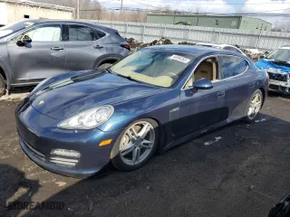 2010 Porsche Panamera S with VIN WP0AB2A75AL061320, listed as a Copart auction lot 44996365 with 145,786 mi miles and Salvage Title. Bid and sale history available at carsss.com. Image 1.