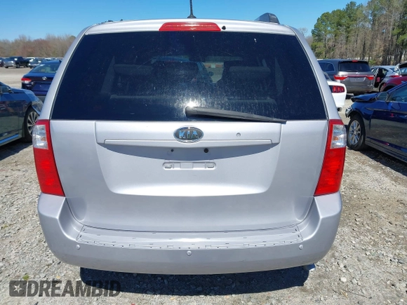 2009 Kia Sedona LX with VIN KNDMB233496315780, listed as a IAAI auction lot 41849241 with 174,224 mi miles. Bid and sale history available at carsss.com. Image 16.