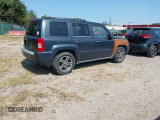 2008 Jeep Patriot Sport with VIN 1J8FF28W68D710532, listed as a IAAI auction lot 40333556 with 93,728 mi miles and . Bid and sale history available at carsss.com. Image 4.