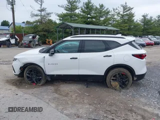 2021 Chevrolet Blazer LT z VIN 3GNKBHR40MS577432, wystawiony jako IAAI lot #42388880 z przebiegiem 35 438 mil mil oraz . Historia ofert i sprzedaży dostępna na DreamBid. Obrazek 14.