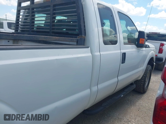 2015 Ford F-250 XLT with VIN 1FT7X2B63FEB54334, listed as a IAAI auction lot 42570798 with 288,832 mi miles and . Bid and sale history available at DreamBid. Image 13.