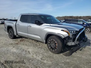 2024 Toyota Tundra Limited Hybrid z VIN 5TFJC5DB7RX074962, wystawiony jako Copart lot #88689145 z przebiegiem 7 853 mil mil oraz Szkoda całkowita • Salvage title. Historia ofert i sprzedaży dostępna na DreamBid. Obrazek 4.