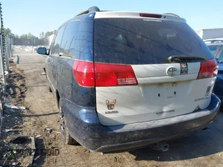2004 Toyota Sienna CE with VIN 5TDZA23CX4S167510, listed as a IAAI auction lot 42046994 with 221,632 mi miles. Bid and sale history available at carsss.com. Image 3.