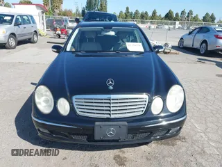 2006 Mercedes-Benz E 350 z VIN WDBUF56JX6A804739, wystawiony jako IAAI lot #42334250 z przebiegiem 145 310 mil mil oraz . Historia ofert i sprzedaży dostępna na DreamBid. Obrazek 12.