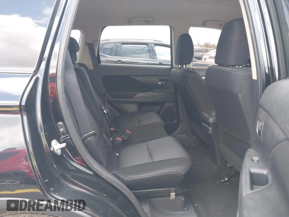2017 Mitsubishi Outlander ES z VIN JA4AZ2A3XHZ052168, wystawiony jako IAAI lot #42194062 z przebiegiem 209 195 mil mil oraz . Historia ofert i sprzedaży dostępna na DreamBid. Obrazek 8.