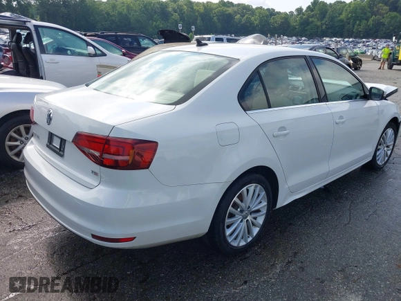2016 Volkswagen Jetta SEL z VIN 3VWL07AJ0GM376263, wystawiony jako IAAI lot #42728100 z przebiegiem 213 315 mil mil oraz . Historia ofert i sprzedaży dostępna na DreamBid. Obrazek 4.
