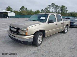 2006 Chevrolet Silverado 1500 LT1 with VIN 2GCEC13T161155954, listed as a IAAI auction lot 41643598 with 222,321 mi miles. Bid and sale history available at carsss.com. Image 17.
