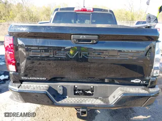 2024 Chevrolet Colorado 2WD LT with VIN 1GCPSCEK8R1171610, listed as a IAAI auction lot 41246140 with 2,736 mi miles. Bid and sale history available at carsss.com. Image 8.