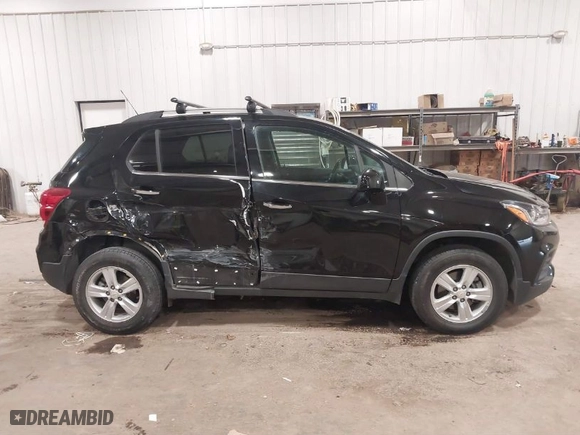 2019 Chevrolet Trax LT with VIN KL7CJPSB8KB762188, listed as a IAAI auction lot 41500880 with 67,970 mi miles. Bid and sale history available at carsss.com. Image 13.