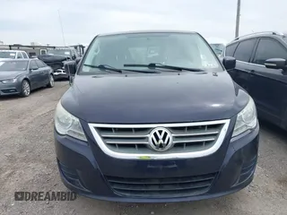 2010 Volkswagen Routan SE z VIN 2V4RW3D15AR272566, wystawiony jako IAAI lot #42355601 z przebiegiem 186 000 mil mil oraz . Historia ofert i sprzedaży dostępna na DreamBid. Obrazek 6.