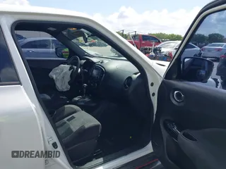 2015 Nissan Juke SL z VIN JN8AF5MV9FT562688, wystawiony jako IAAI lot #41950297 z przebiegiem 70 880 mil mil oraz . Historia ofert i sprzedaży dostępna na DreamBid. Obrazek 5.