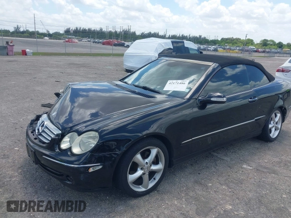 2005 Mercedes-Benz CLK 320 z VIN WDBTK65J85F149075, wystawiony jako IAAI lot #42171486 z przebiegiem 97 231 mil mil oraz . Historia ofert i sprzedaży dostępna na DreamBid. Obrazek 2.