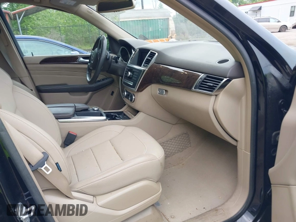 2014 Mercedes-Benz M 350 z VIN 4JGDA5HB9EA283643, wystawiony jako IAAI lot #42191835 z przebiegiem 92 552 mil mil oraz . Historia ofert i sprzedaży dostępna na DreamBid. Obrazek 5.