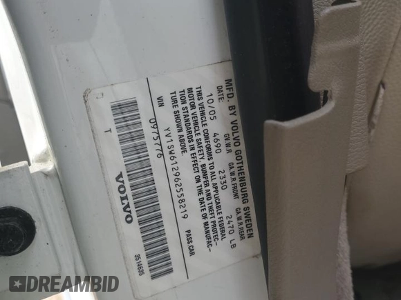 2006 Volvo V70 2.4L with VIN YV1SW612962558219, listed as a Copart auction lot 61853785 with 132,960 mi miles and Salvage title. Bid and sale history available at DreamBid. Image 13.