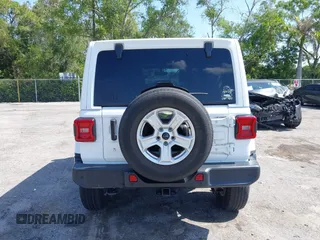 2020 Jeep Wrangler Unlimited Sahara с VIN 1C4HJXEN1LW104950, выставлен на аукционе IAAI как лот 42278650 с пробегом 40 638 миль миль и . История ставок и продаж доступна на DreamBid. Изображение 17.