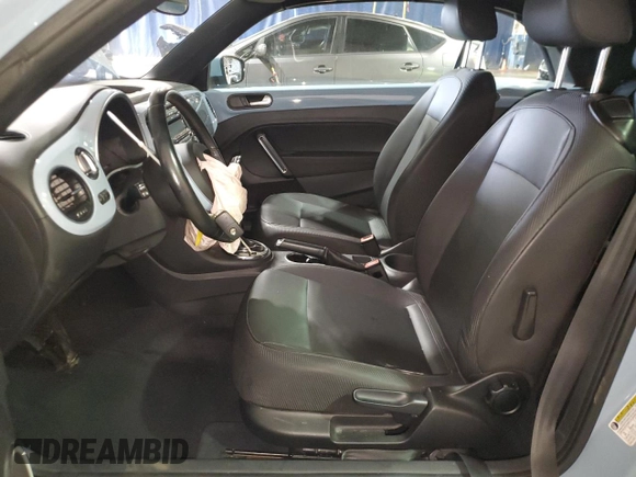 2013 Volkswagen Beetle 2.5L with VIN 3VW5X7AT5DM826359, listed as a Copart auction lot 47167015 with 111,532 mi miles and Clean title. Bid and sale history available at DreamBid. Image 7.