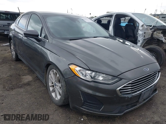2019 Ford Fusion SE with VIN 3FA6P0HD3KR284679, listed as a IAAI auction lot 41925937 with 67,058 mi miles. Bid and sale history available at carsss.com. Image 1.