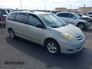 2006 Toyota Sienna CE with VIN 5TDZA23C26S485978, listed as a IAAI auction lot 41753699 with 186,954 mi miles. Bid and sale history available at carsss.com. Image 1.