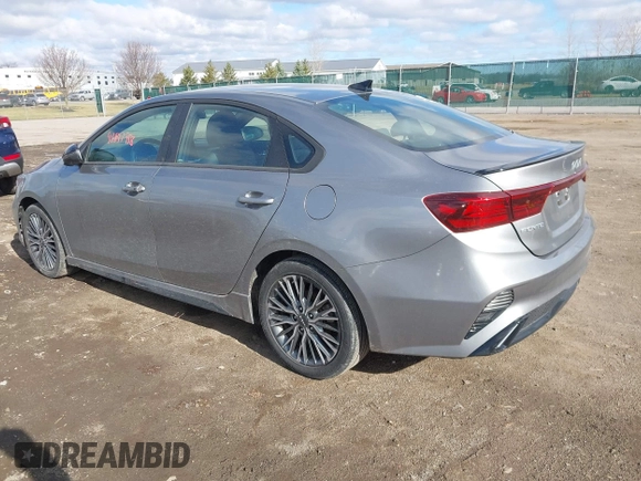 2023 Kia Forte GT-Line z VIN 3KPF54AD4PE553188, wystawiony jako IAAI lot #41847958 z przebiegiem 27 820 mil mil oraz . Historia ofert i sprzedaży dostępna na DreamBid. Obrazek 3.