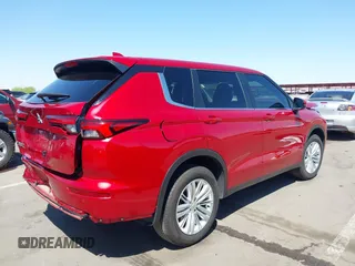 2024 Mitsubishi Outlander ES z VIN JA4J3UA85RZ034199, wystawiony jako IAAI lot #42000755 z przebiegiem 14 160 mil mil oraz . Historia ofert i sprzedaży dostępna na DreamBid. Obrazek 4.