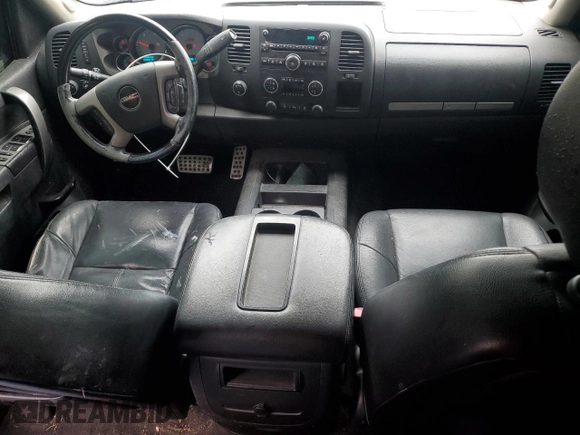 2012 GMC Sierra 2500HD SLE z VIN 1GT120CG6CF169156, wystawiony jako Copart lot #52860205 z przebiegiem 106 505 mil mil oraz Szkoda całkowita • Salvage title. Historia ofert i sprzedaży dostępna na DreamBid. Obrazek 8.