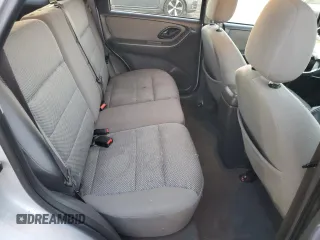 2005 Ford Escape XLT z VIN 1FMCU03105DA26437, wystawiony jako Copart lot #88803995 z przebiegiem 223 095 mil mil oraz Szkoda całkowita • Salvage title. Historia ofert i sprzedaży dostępna na DreamBid. Obrazek 11.
