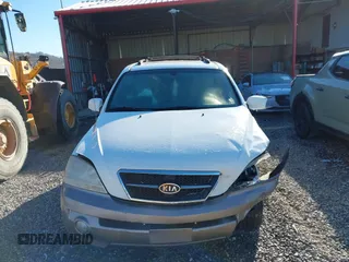 2005 Kia Sorento LX with VIN KNDJD733855444289, listed as a IAAI auction lot 41001977 with 193,973 mi miles. Bid and sale history available at carsss.com. Image 12.
