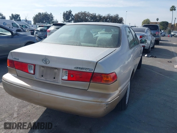 2001 Toyota Camry CE z VIN 4T1BG22K51U083381, wystawiony jako IAAI lot #41482936 z przebiegiem 84 219 mil mil oraz . Historia ofert i sprzedaży dostępna na DreamBid. Obrazek 4.