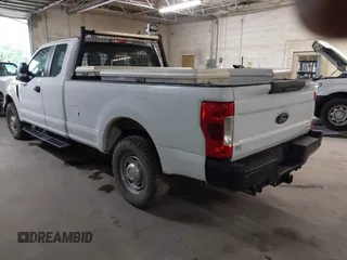 2018 Ford F-250 XL с VIN 1FT7X2A60JEC48083, выставлен на аукционе IAAI как лот 42175872 с пробегом 213 705 миль миль и . История ставок и продаж доступна на DreamBid. Изображение 3.