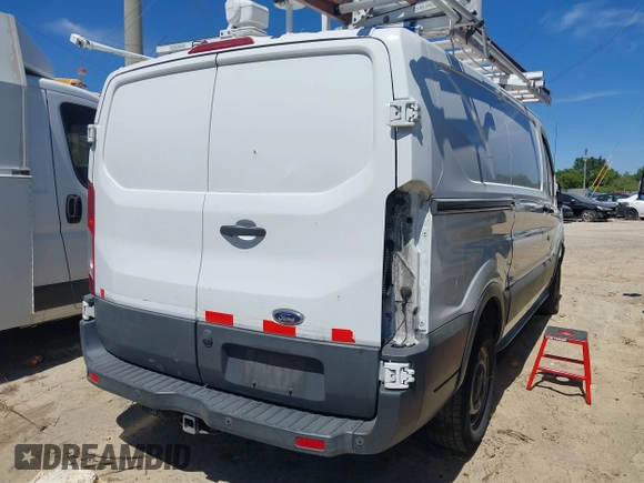 2016 Ford Transit Cargo z VIN 1FTYR1YM6GKB55690, wystawiony jako IAAI lot #41806571 z przebiegiem 97 623 mil mil oraz . Historia ofert i sprzedaży dostępna na DreamBid. Obrazek 4.
