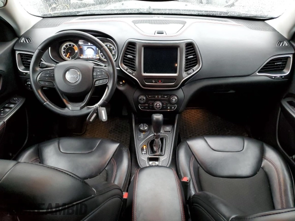 2019 Jeep Cherokee Trailhawk Elite with VIN 1C4PJMBX9KD461643, listed as a Copart auction lot 46308055 with 84,009 mi miles and Salvage Title. Bid and sale history available at carsss.com. Image 8.