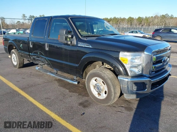 2011 Ford F-250 XL with VIN 1FT7W2A63BEC39043, listed as a IAAI auction lot 40421798 with 54,292 mi miles and . Bid and sale history available at carsss.com. Image 1.