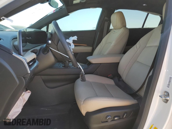 2024 Cadillac XT4 FWD Premium Luxury z VIN 1GYFZCR44RF239840, wystawiony jako Copart lot #48870445 z przebiegiem 5 276 mil mil oraz Szkoda całkowita • Salvage title. Historia ofert i sprzedaży dostępna na DreamBid. Obrazek 7.