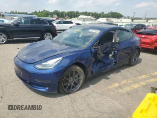 2021 Tesla Model 3 Long Range z VIN 5YJ3E1EB5MF853256, wystawiony jako Copart lot #60751685 z przebiegiem 58 959 mil mil oraz Szkoda całkowita • Salvage title. Historia ofert i sprzedaży dostępna na DreamBid. Obrazek 1.