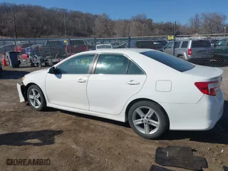 2014 Toyota Camry L with VIN 4T1BF1FK6EU334034, listed as a IAAI auction lot 41792144 with 133,940 mi miles. Bid and sale history available at carsss.com. Image 15.