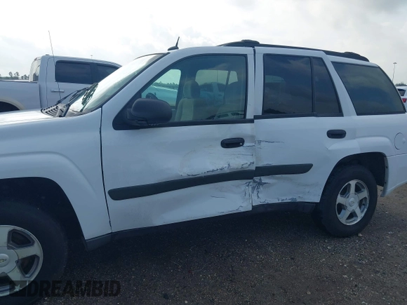 2005 Chevrolet TrailBlazer LS with VIN 1GNDS13SX52388713, listed as a IAAI auction lot 42100834 with 153,824 mi miles and . Bid and sale history available at DreamBid. Image 6.
