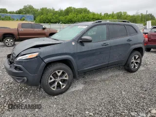 2016 Jeep Cherokee Trailhawk z VIN 1C4PJMBS7GW237061, wystawiony jako Copart lot #58299575 z przebiegiem 83 030 mil mil oraz Szkoda całkowita • Salvage title. Historia ofert i sprzedaży dostępna na DreamBid. Obrazek 1.