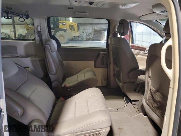 2010 Chrysler Town & Country Touring z VIN 2A4RR5D17AR431823, wystawiony jako Copart lot #60486005 z przebiegiem 200 459 mil mil oraz Czysty tytuł • Clean title. Historia ofert i sprzedaży dostępna na DreamBid. Obrazek 11.