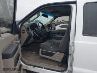 2009 Ford Super Duty F-250 SRW XL with VIN 1FTSW21R99EB17754, listed as a IAAI auction lot 41625484 with 394,625 mi miles. Bid and sale history available at carsss.com. Image 5.