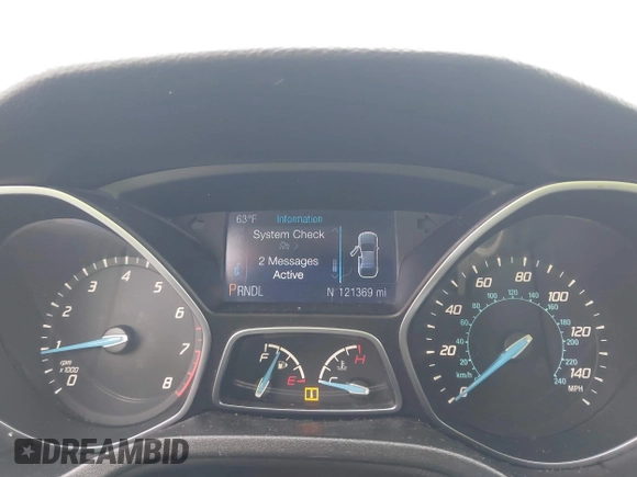 2014 Ford Focus SE z VIN 1FADP3K26EL326345, wystawiony jako IAAI lot #42292956 z przebiegiem 121 369 mil mil oraz . Historia ofert i sprzedaży dostępna na DreamBid. Obrazek 7.