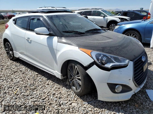 2016 Hyundai Veloster Turbo with VIN KMHTC6AE6GU302425, listed as a Copart auction lot 57547873 with 83,854 mi miles. Bid and sale history available at carsss.com. Image 4.