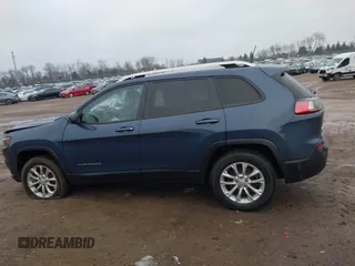 2020 Jeep Cherokee Latitude with VIN 1C4PJMCB4LD650592, listed as a IAAI auction lot 41192484 with 88,931 mi miles. Bid and sale history available at carsss.com. Image 14.