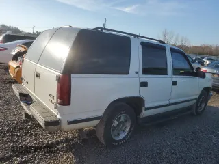 1999 GMC Yukon with VIN 1GKEC13R6XJ808715, listed as a Copart auction lot 83407094 with 340,933 mi miles and Salvage Title. Bid and sale history available at carsss.com. Image 3.